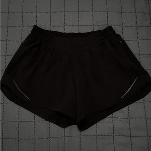 Lululemon Hotty Hot Shorts Lined 4”